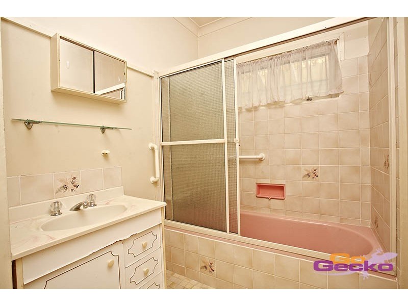 6 Bineen Street, Carina QLD 4152