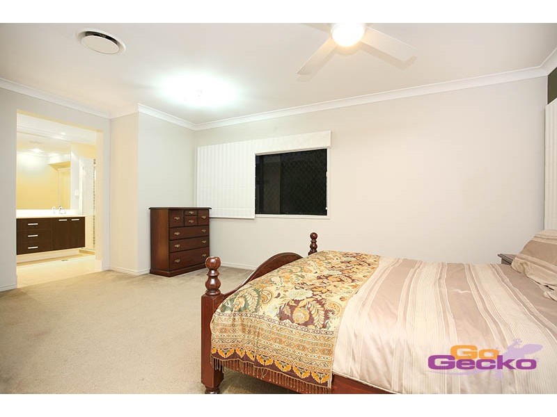 64 Brokenwood Circuit, Gumdale QLD 4154