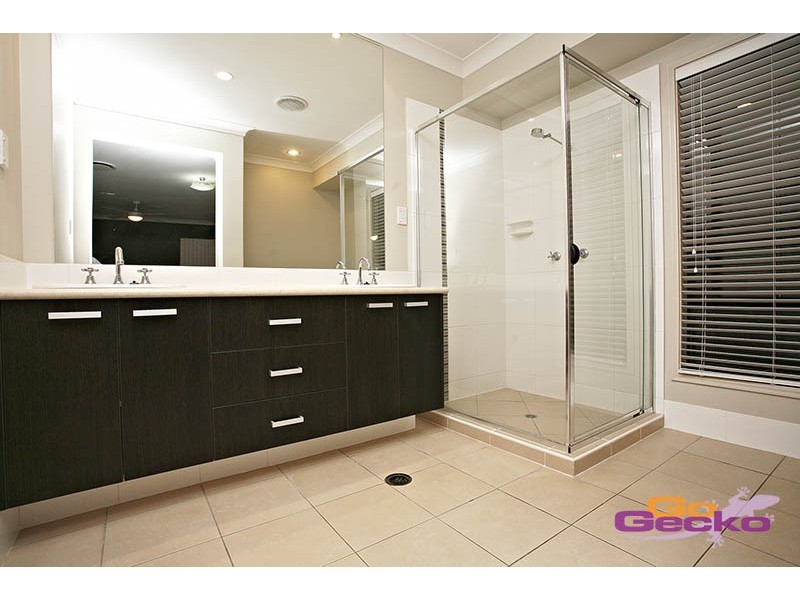 64 Brokenwood Circuit, Gumdale QLD 4154