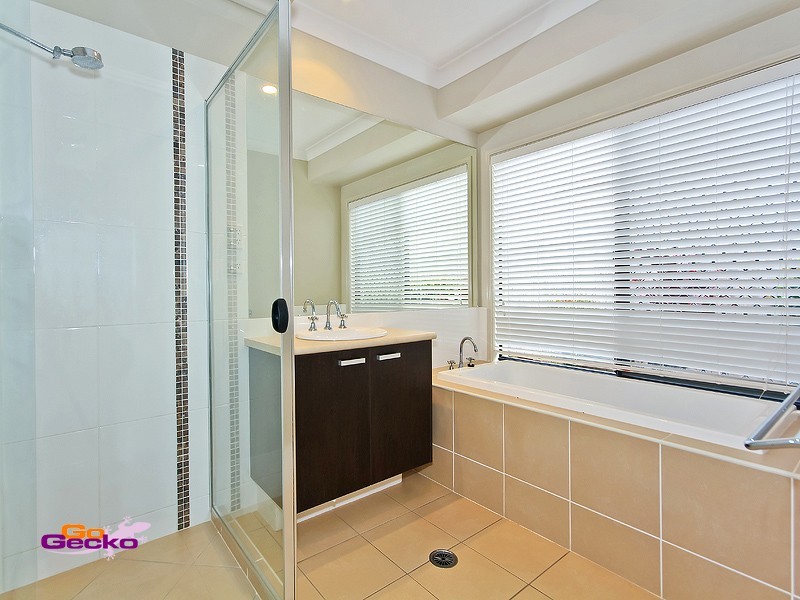 64 Brokenwood Circuit, Gumdale QLD 4154