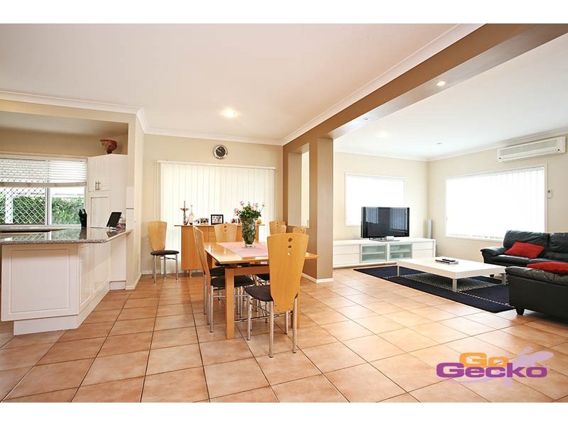 122 Cribb Road, Carindale QLD 4152