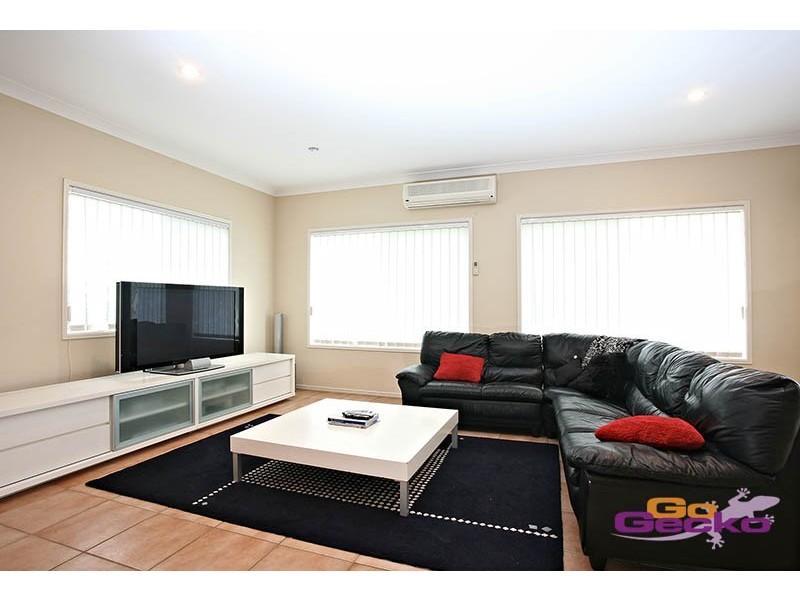 122 Cribb Road, Carindale QLD 4152