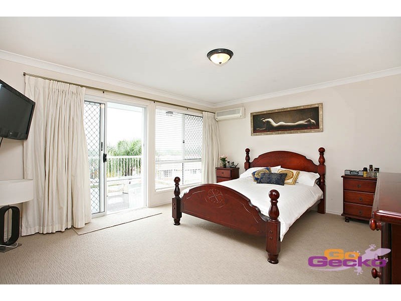 122 Cribb Road, Carindale QLD 4152