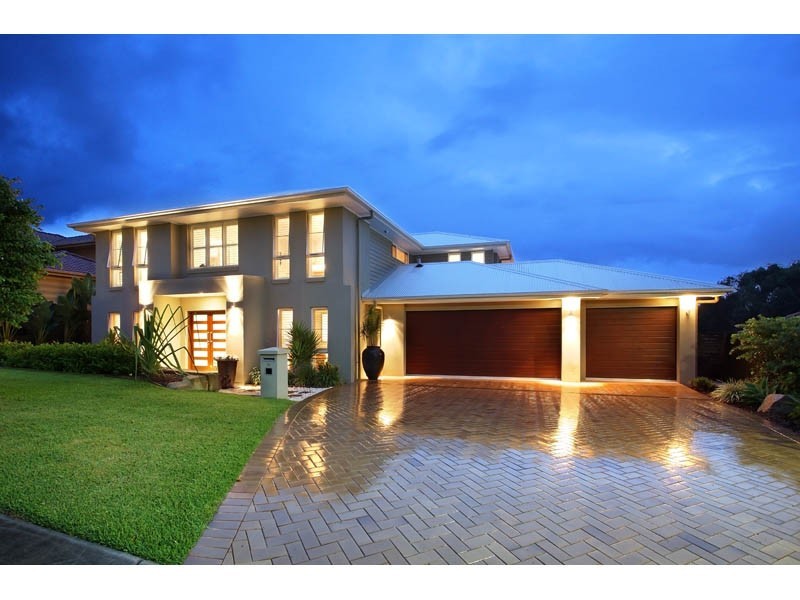 15 Woodland Street, Carindale QLD 4152