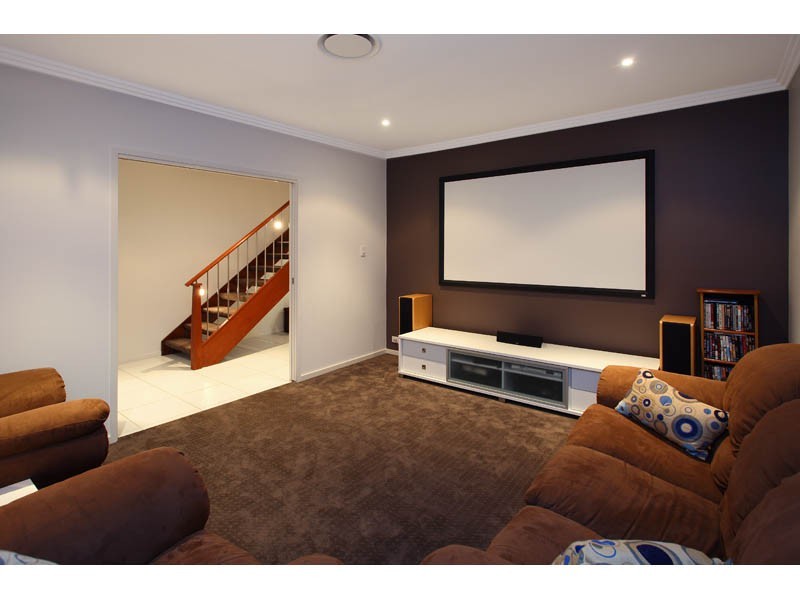 15 Woodland Street, Carindale QLD 4152