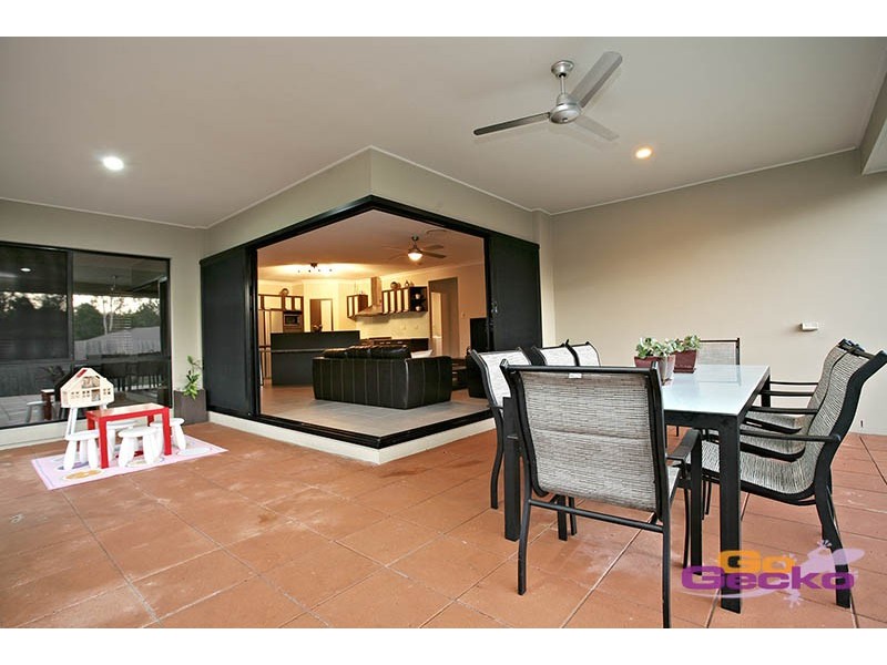 64 Brokenwood Circuit, Tingalpa QLD 4173