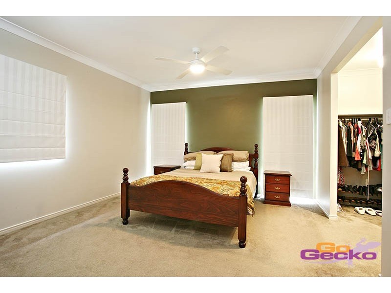 64 Brokenwood Circuit, Tingalpa QLD 4173