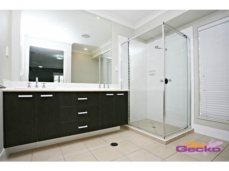 64 Brokenwood Circuit, Tingalpa QLD 4173