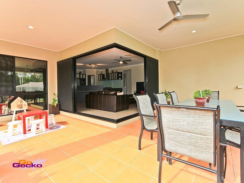 64 Brokenwood Circuit, Tingalpa QLD 4173