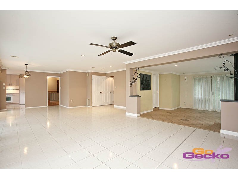 53 Almavale Street, Carindale QLD 4152