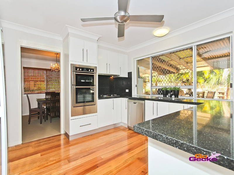 138 Kilmorey Street, Carindale QLD 4152
