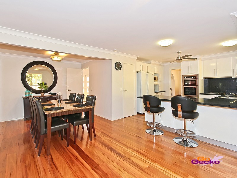 138 Kilmorey Street, Carindale QLD 4152