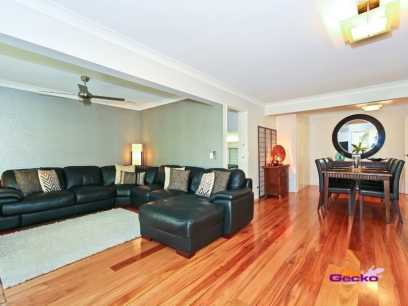 138 Kilmorey Street, Carindale QLD 4152