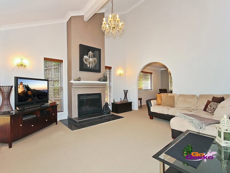 138 Kilmorey Street, Carindale QLD 4152