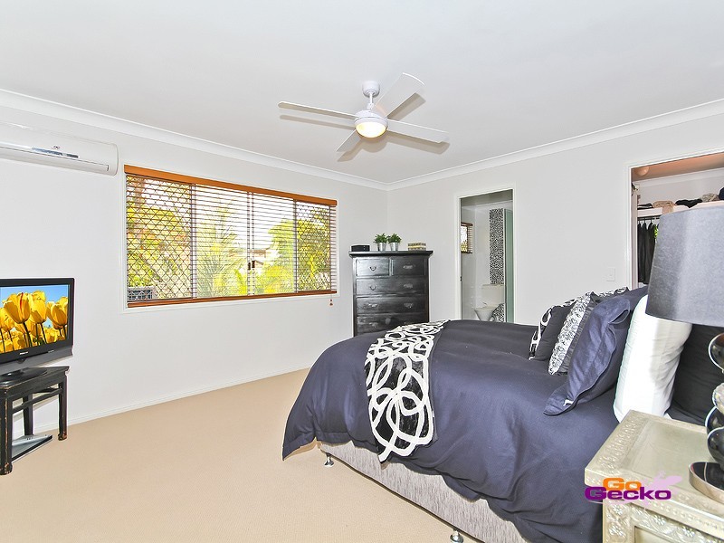 138 Kilmorey Street, Carindale QLD 4152