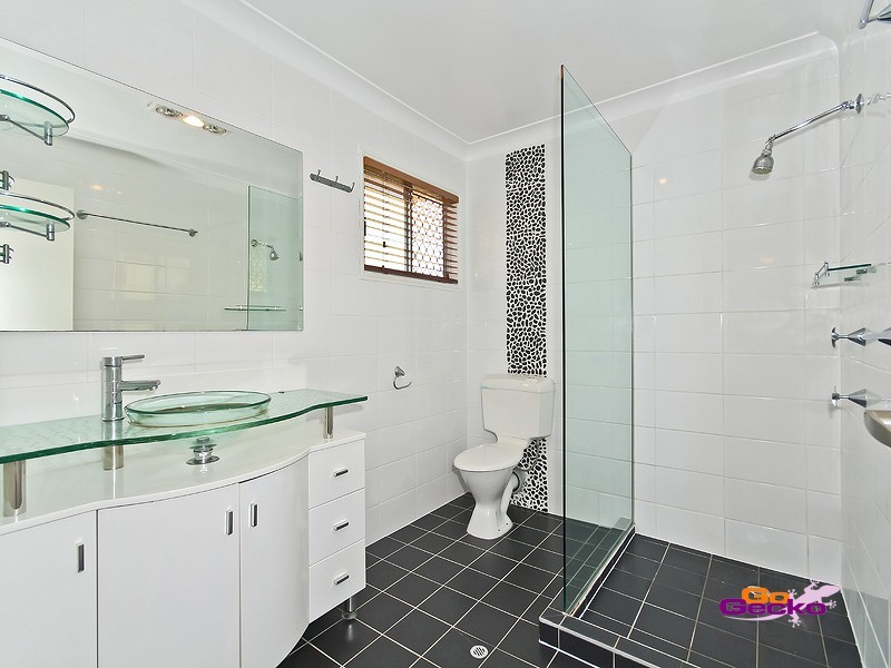 138 Kilmorey Street, Carindale QLD 4152