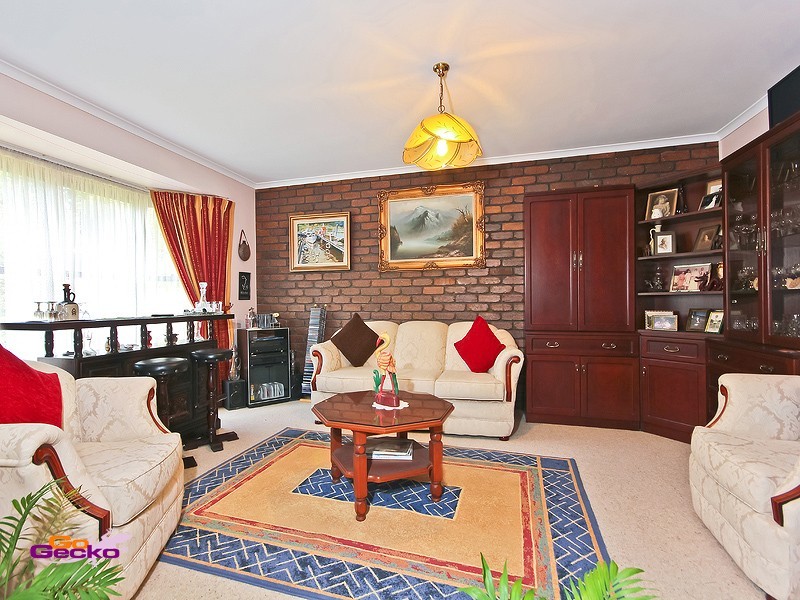 21 Rossmoya Street, Carindale QLD 4152