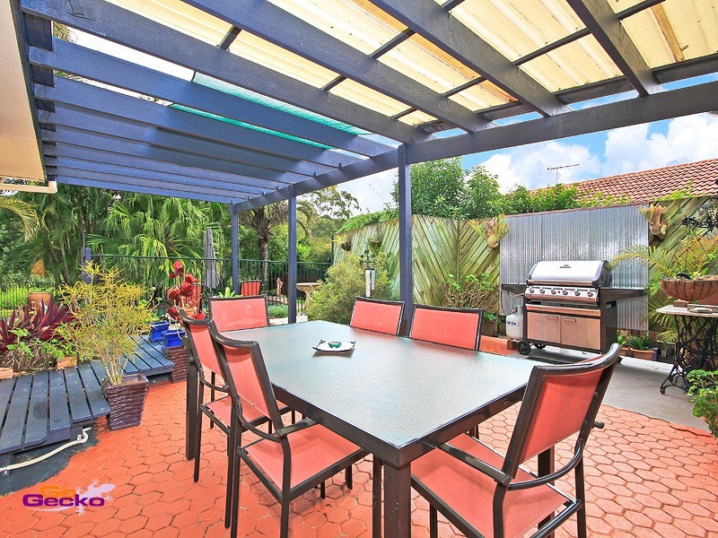 21 Rossmoya Street, Carindale QLD 4152