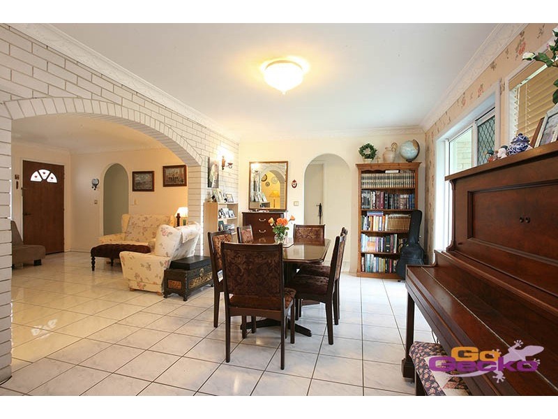 28 Buttercup Street, Mansfield QLD 4122