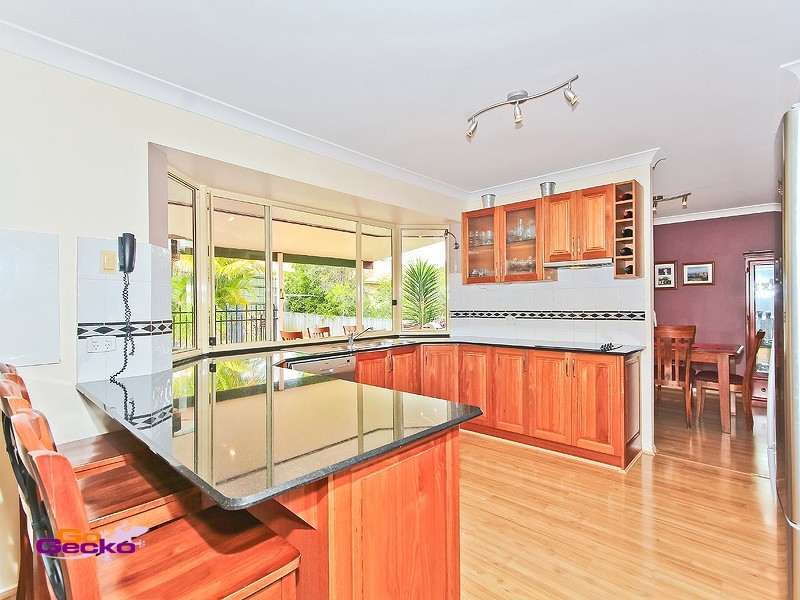 27 Piccadilly Place, Carindale QLD 4152