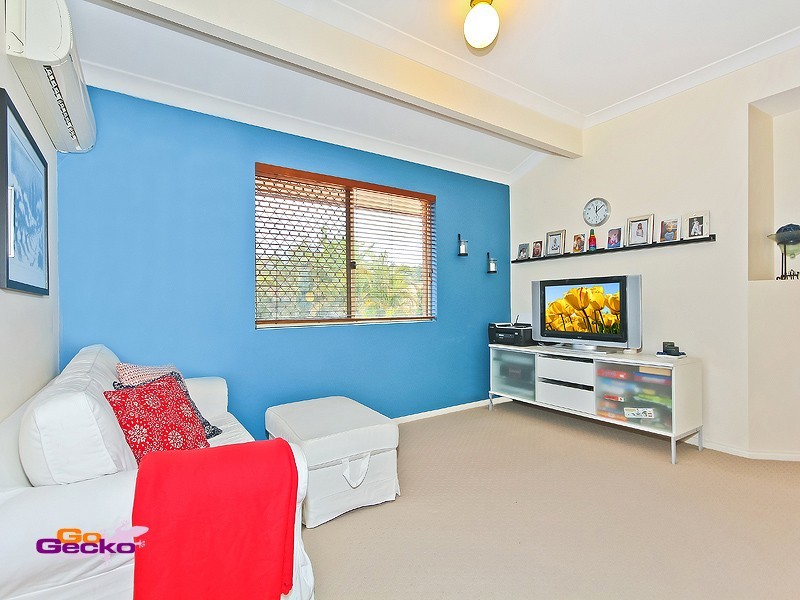 27 Piccadilly Place, Carindale QLD 4152