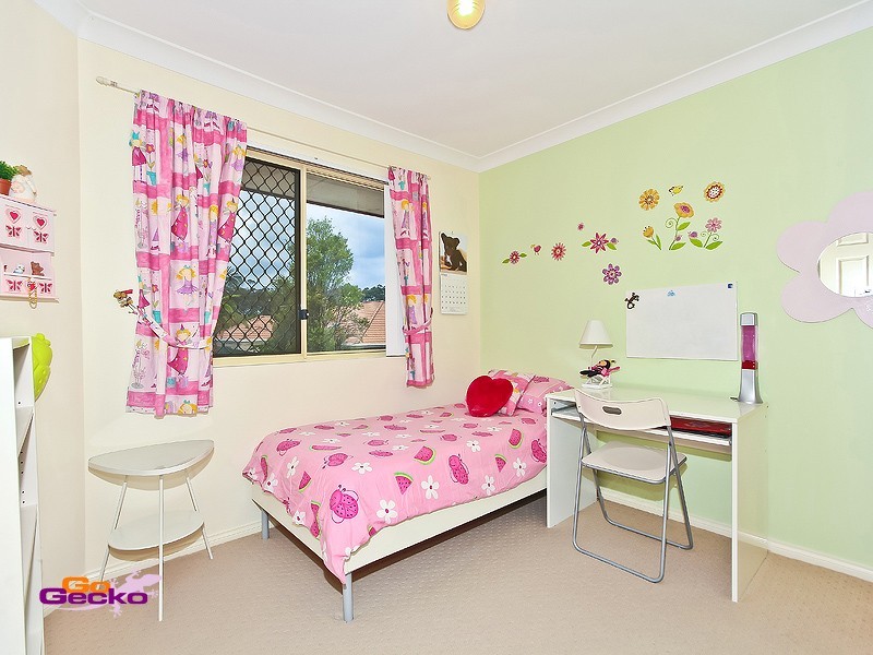 27 Piccadilly Place, Carindale QLD 4152