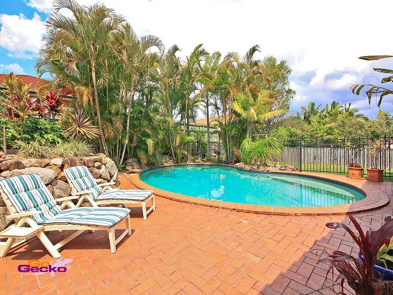 27 Piccadilly Place, Carindale QLD 4152