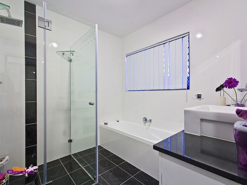 6 Hernandia Place, Mackenzie QLD 4156