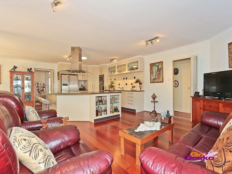 63 Coventry Circuit, Carindale QLD 4152