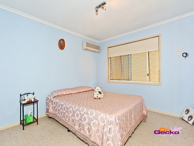 63 Coventry Circuit, Carindale QLD 4152