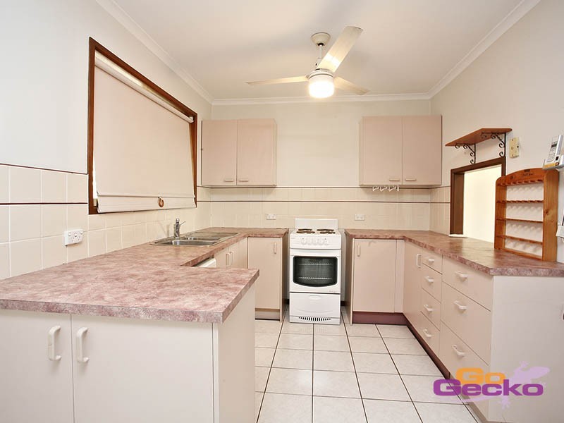 41 Meadowlands Road, Carindale QLD 4152