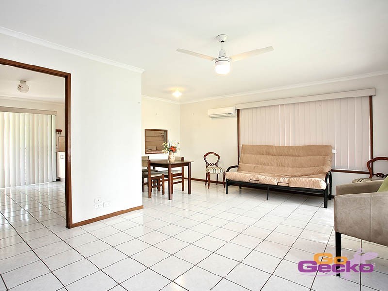 41 Meadowlands Road, Carindale QLD 4152