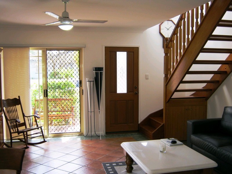 2/77 Pembroke Street, Carina QLD 4152