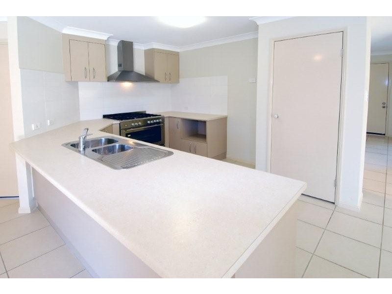 8 Cooloola Court, Little Mountain QLD 4551