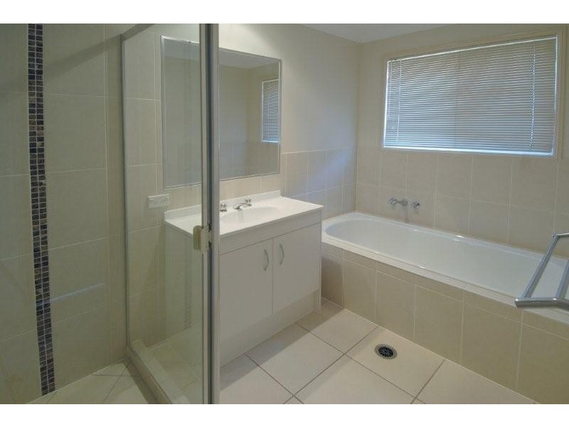 8 Cooloola Court, Little Mountain QLD 4551