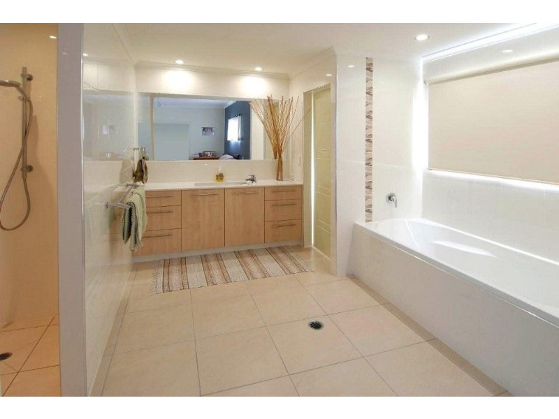 24 Turnbury Street, Little Mountain QLD 4551