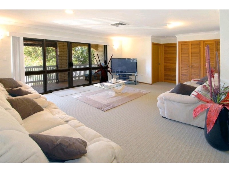 40 Anning Avenue, Golden Beach QLD 4551