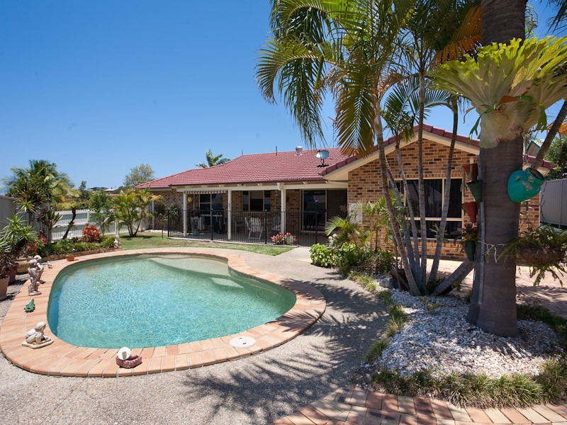 4 Ruskin Place, Aroona QLD 4551