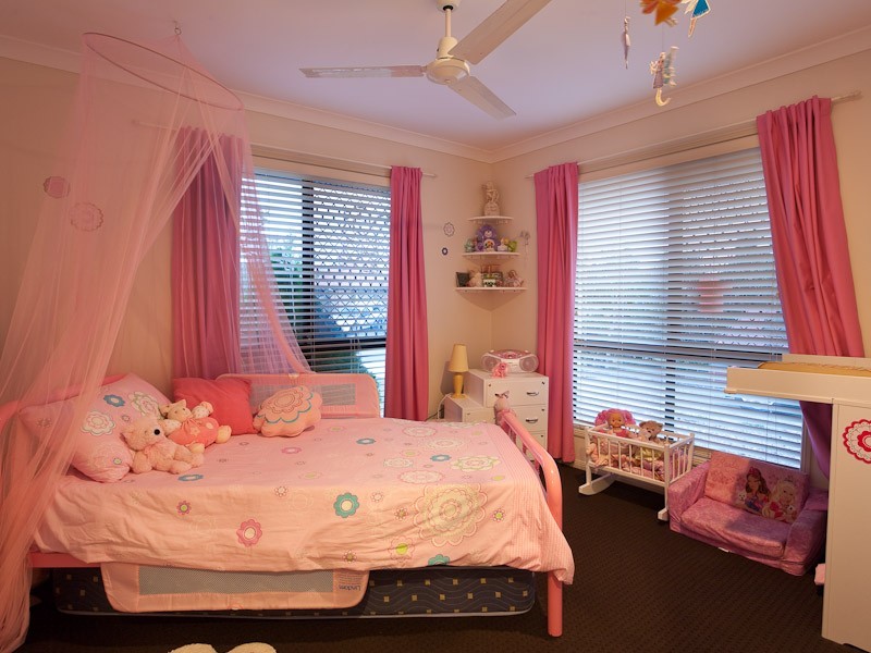 6 St James Court, Little Mountain QLD 4551