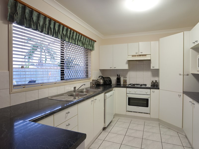 6 St James Court, Little Mountain QLD 4551