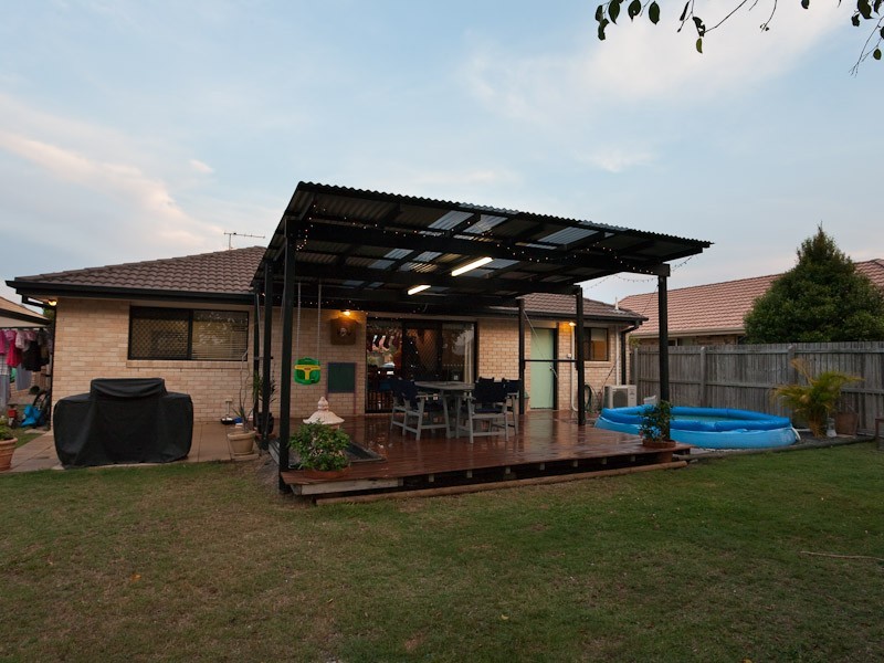 6 St James Court, Little Mountain QLD 4551