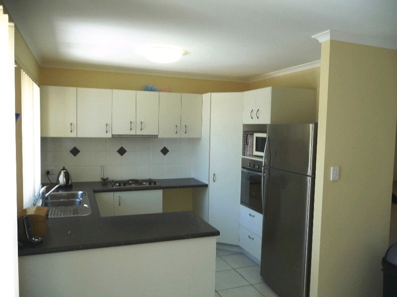 12 Lakeshore Place, Little Mountain QLD 4551