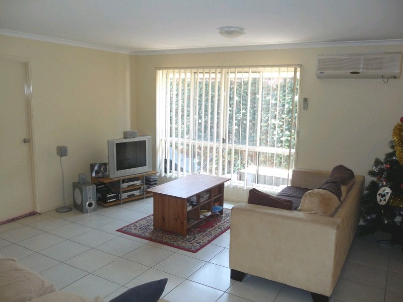 12 Lakeshore Place, Little Mountain QLD 4551