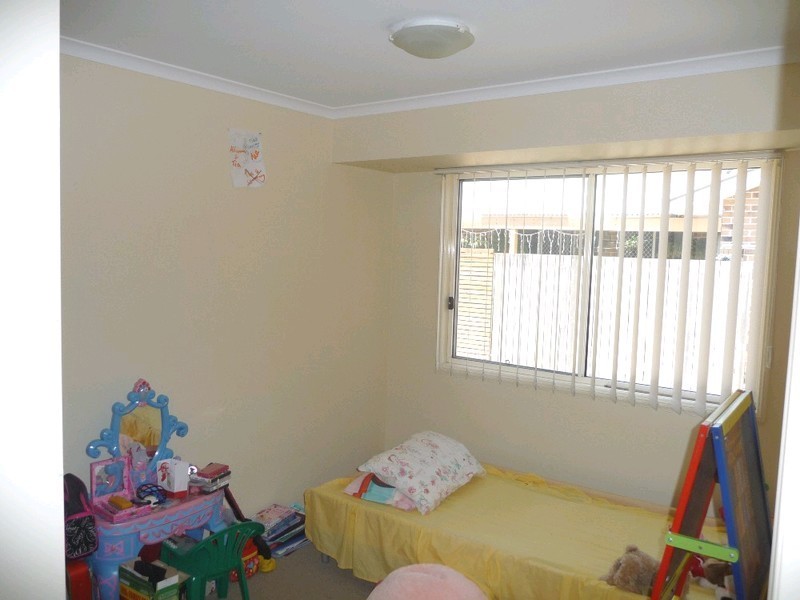 12 Lakeshore Place, Little Mountain QLD 4551