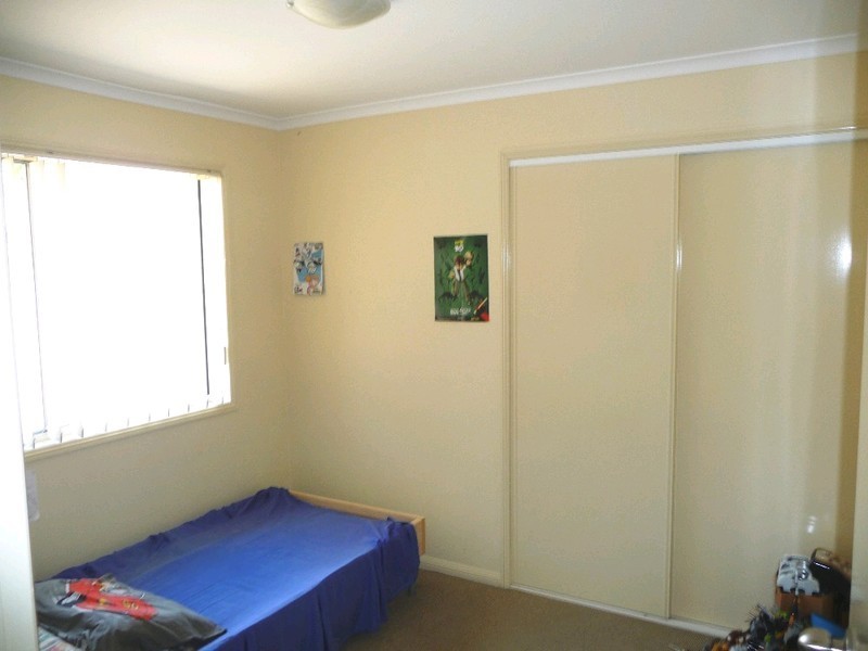 12 Lakeshore Place, Little Mountain QLD 4551