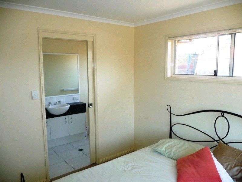 12 Lakeshore Place, Little Mountain QLD 4551