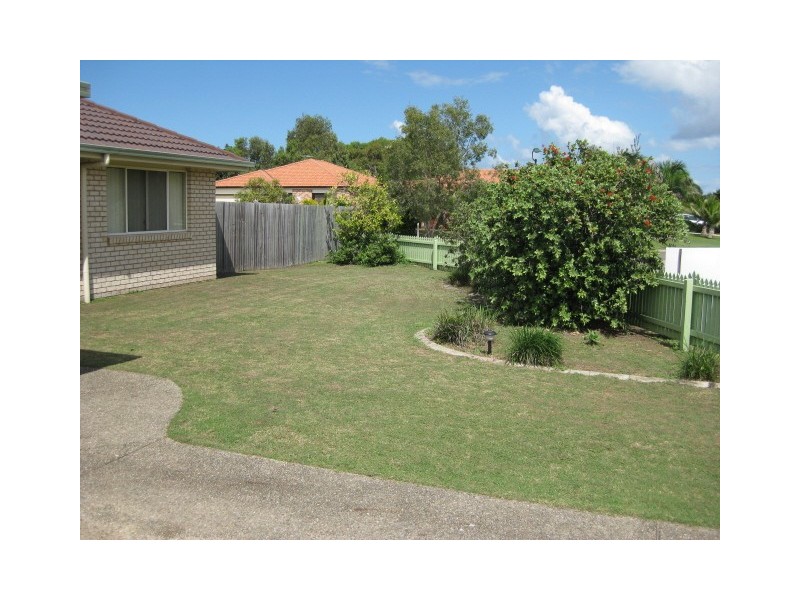 12 Lakeshore Place, Little Mountain QLD 4551