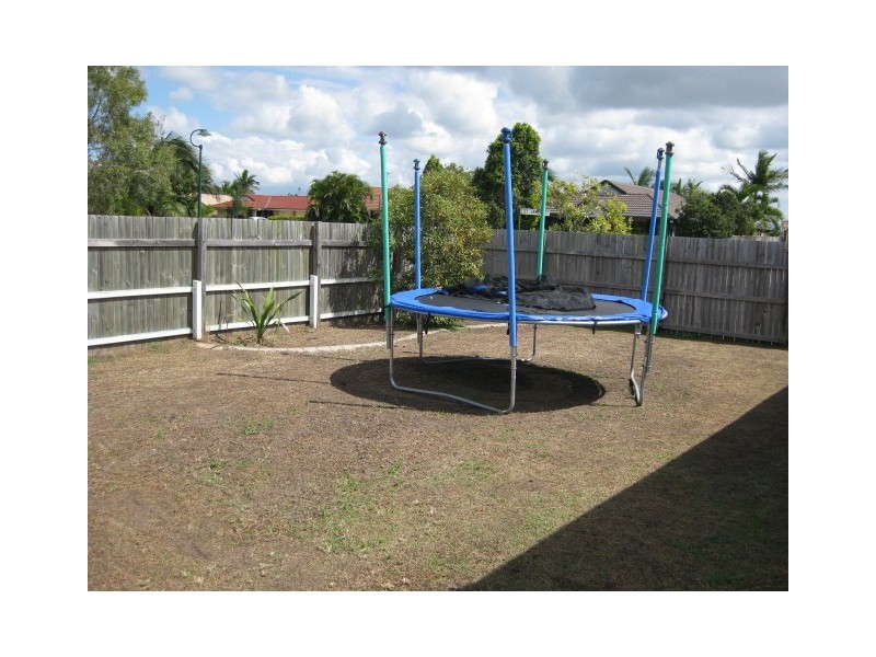 12 Lakeshore Place, Little Mountain QLD 4551