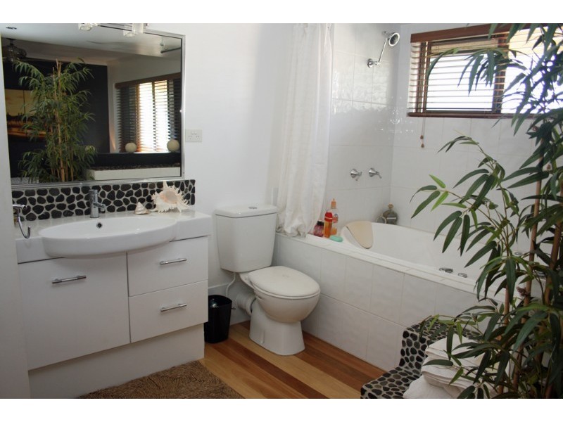 2/72 Tantula Road West, Alexandra Headland QLD 4572