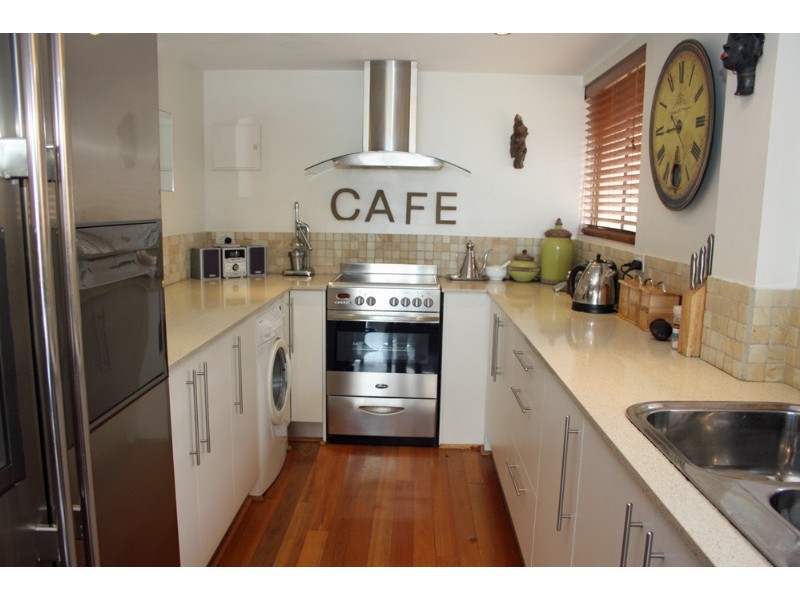 2/72 Tantula Road West, Alexandra Headland QLD 4572